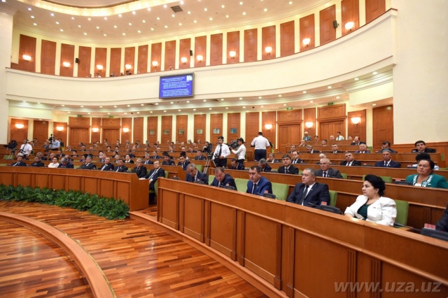 Информационное сообщение о шестом пленарном заседании Сената Олий Мажлиса Республики Узбекистан